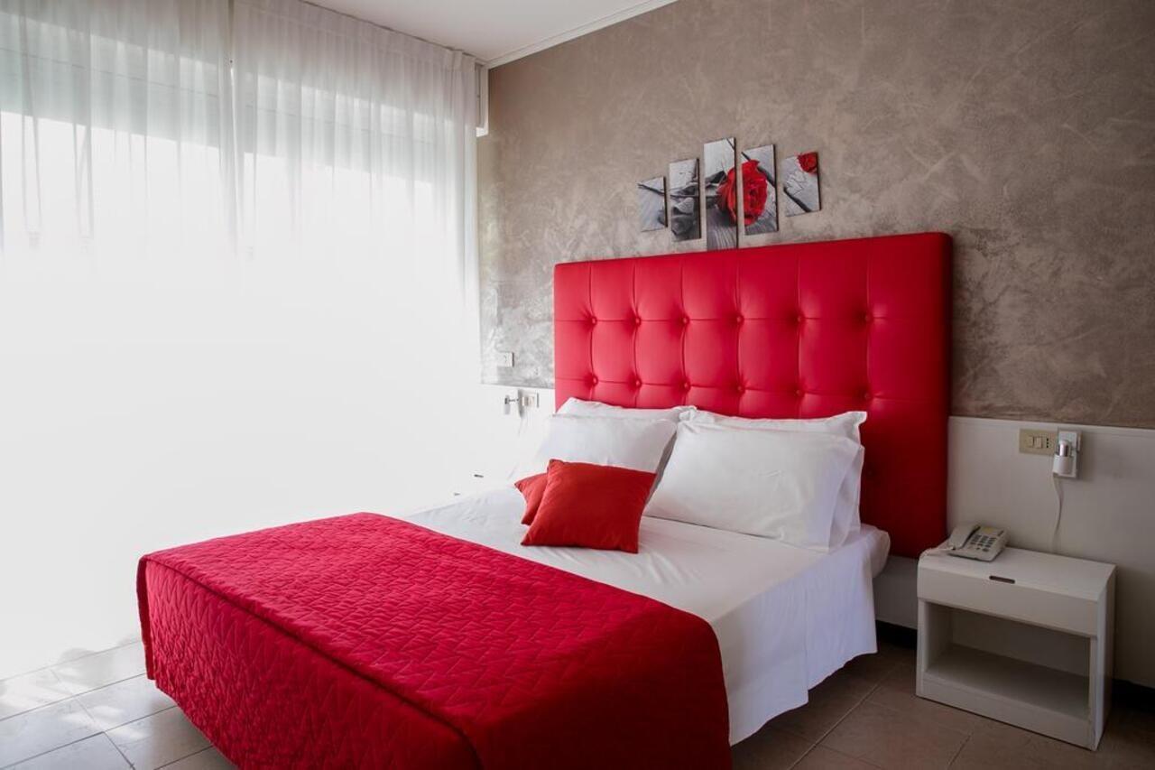 Hotel Picobello Pineta Лидо ди Йезоло Екстериор снимка